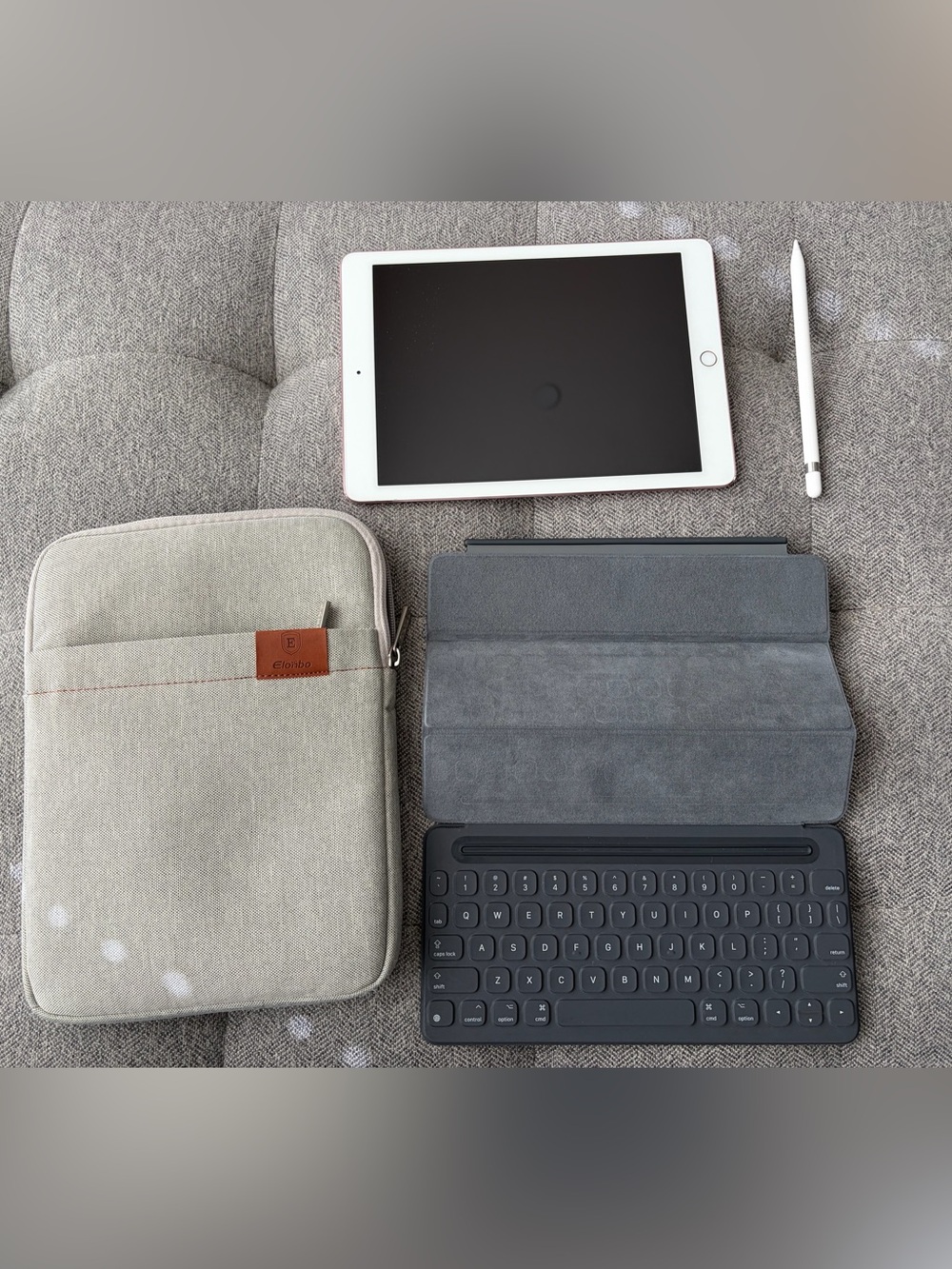iPad Pro 10.5” (2017) 64GB Rose Gold + Apple Pencil + Keyboard + Case